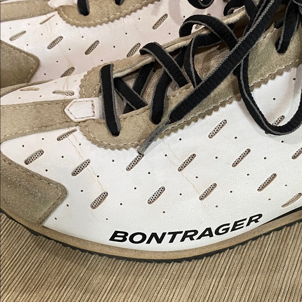 Bontrager podium Casual Cycling White and Black Shoes. EUR 39, Sz 6. Lace Up. - Picture 3 of 14
